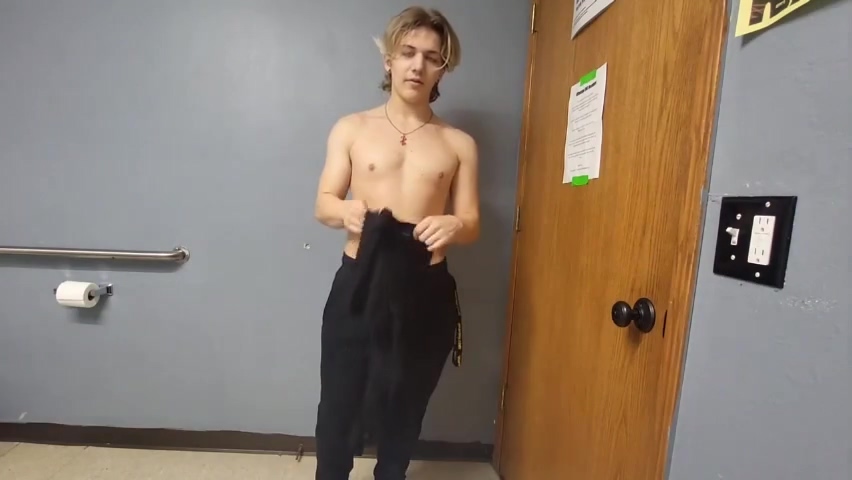 Hot 18 Year Old Bodybuilder Ethan