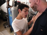 250 pounds of muscles vs skinny Latino twink