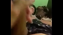 Meu amigo hetero novinho, gozando e filmando