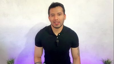 Mi suegro canandiense musculoso dotado me preña el culo  con sus 20cm en la piscina de su casa en usa! Relato sexual