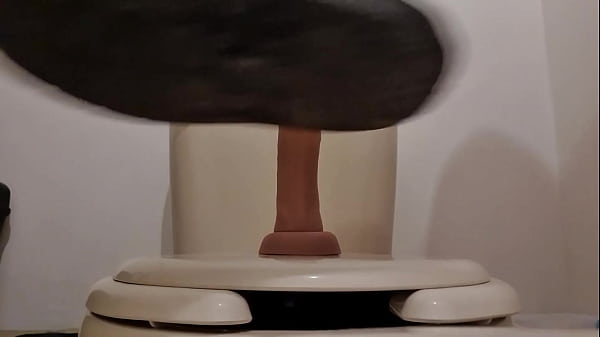 Mi primera vez con la mano transparente, nunca me había abierto tanto el culo.