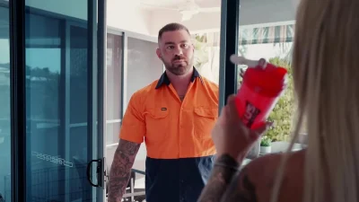 MUSCLE BARBIE GETS FUCKED IN ANAL